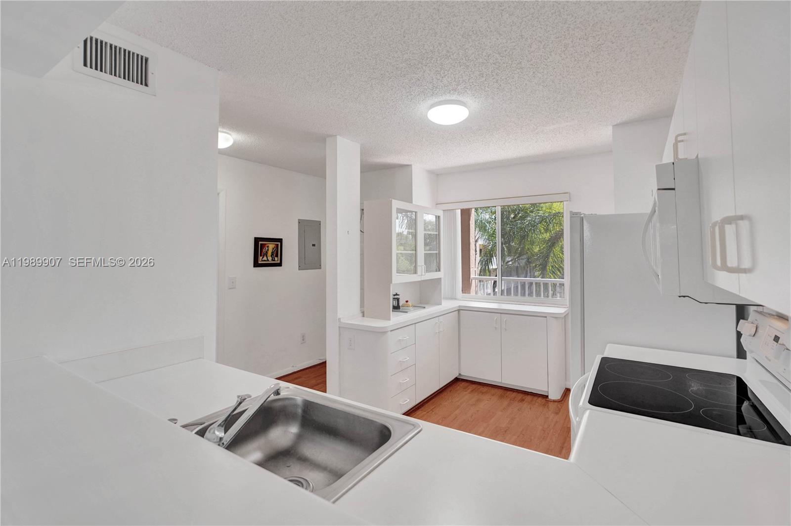 WELDON CONDOMINIUM G - Residential