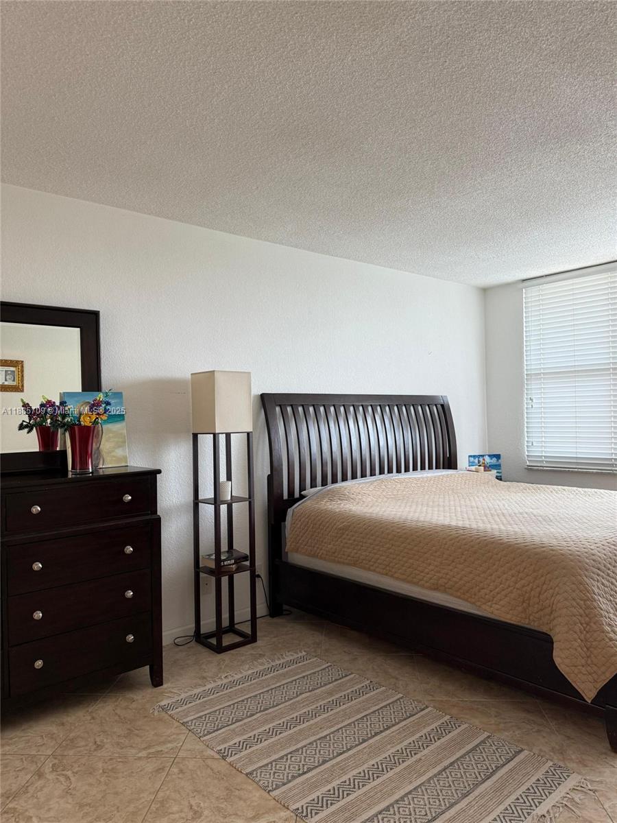 WAVE CONDO - Residential Lease