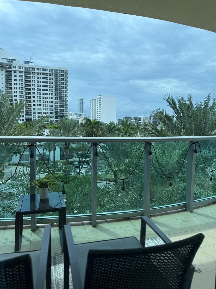 WAVE CONDO - Residential Lease