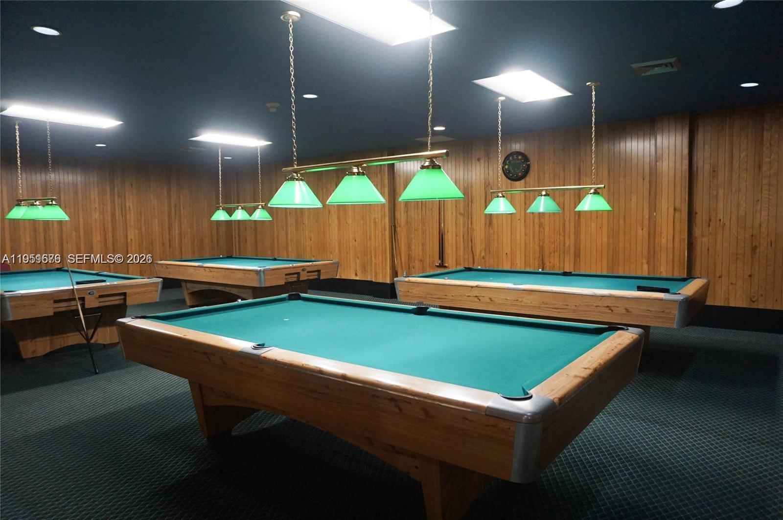 BUILDING THREE OF RACQUET - Residential