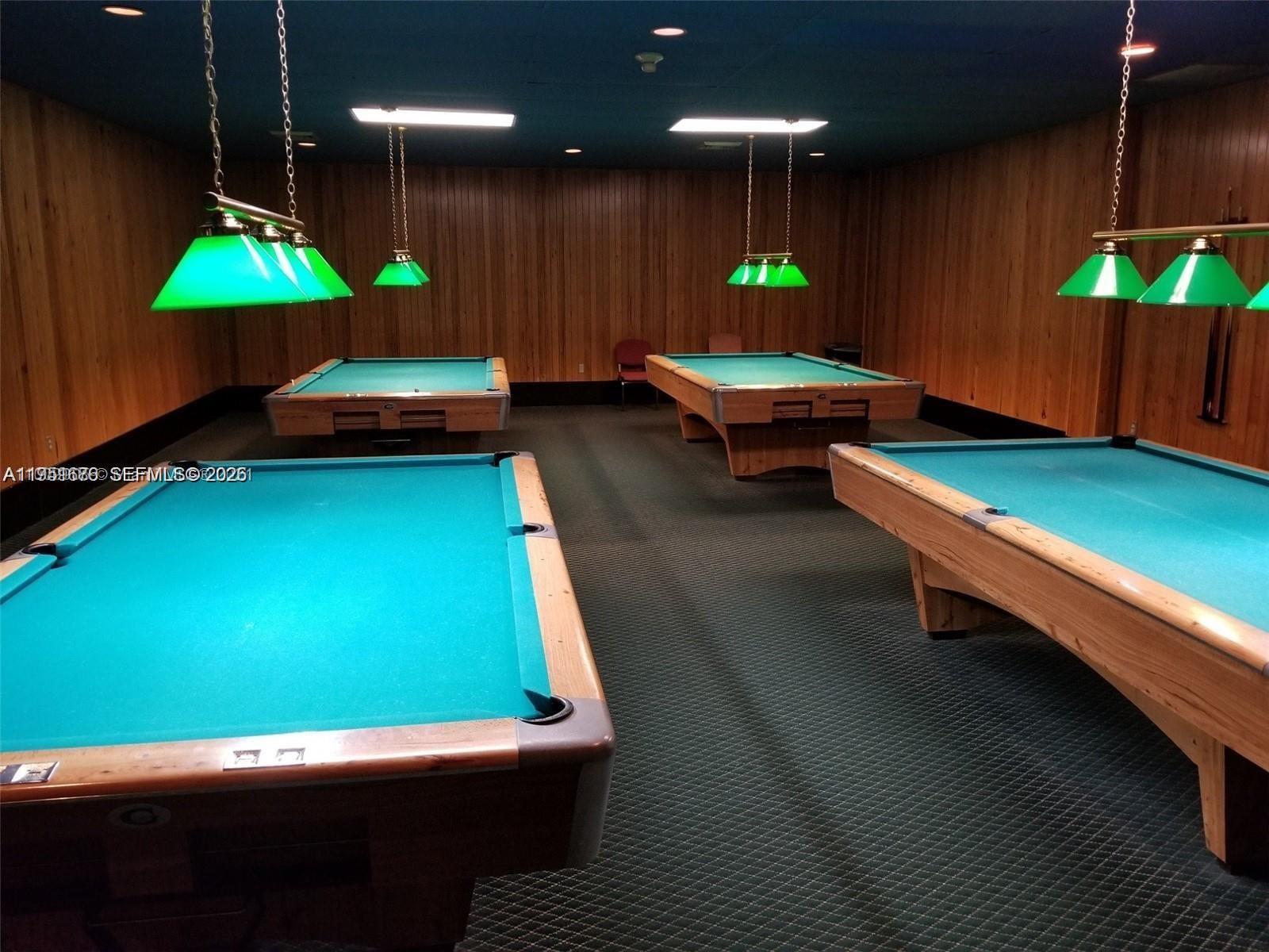 BUILDING THREE OF RACQUET - Residential