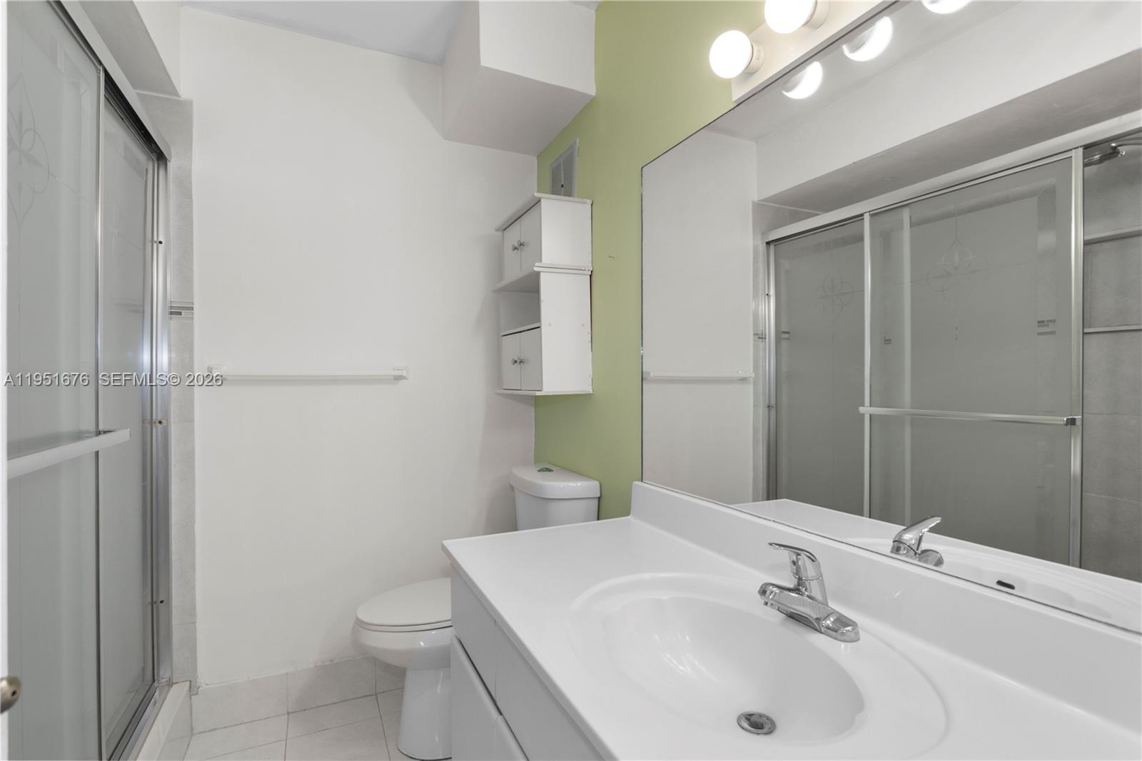 BUILDING THREE OF RACQUET - Residential