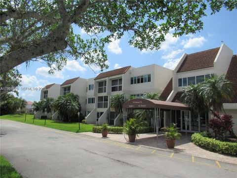 100 Lakeview Dr 108 Weston FL 33326