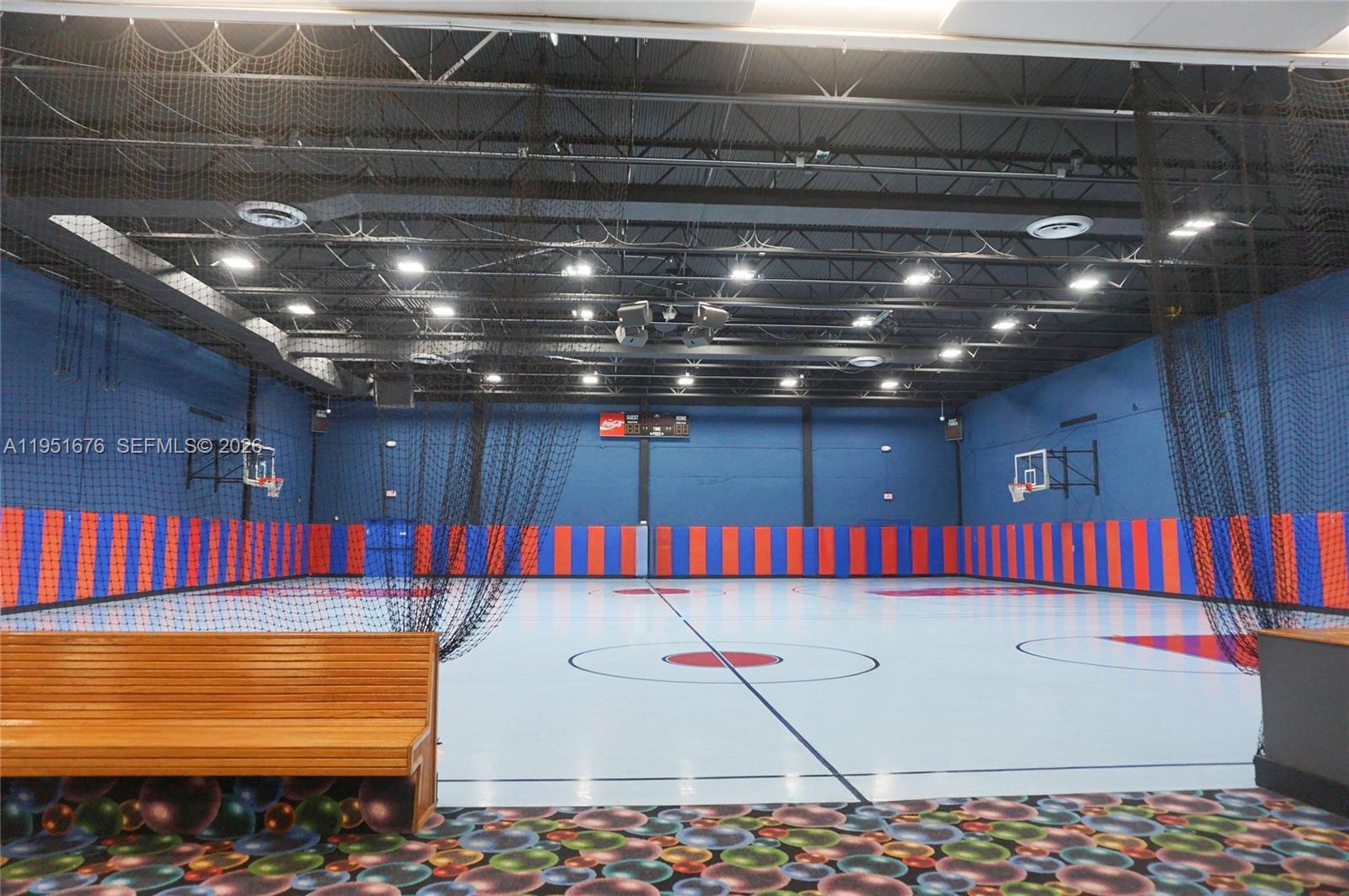 BUILDING THREE OF RACQUET - Residential