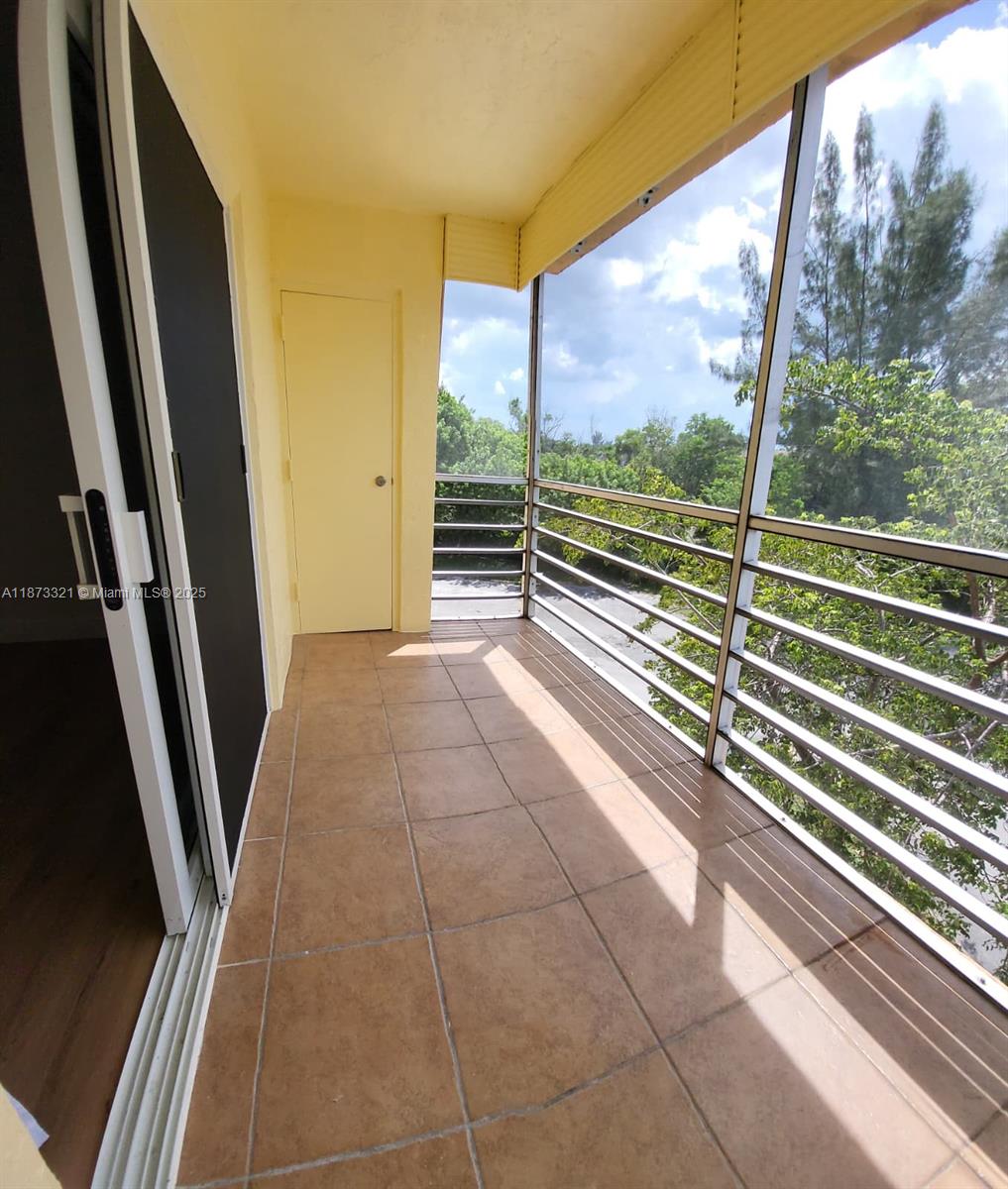 HERITAGE CIRCLE CONDO - Residential