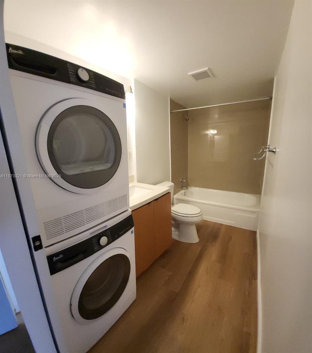 HERITAGE CIRCLE CONDO - Residential