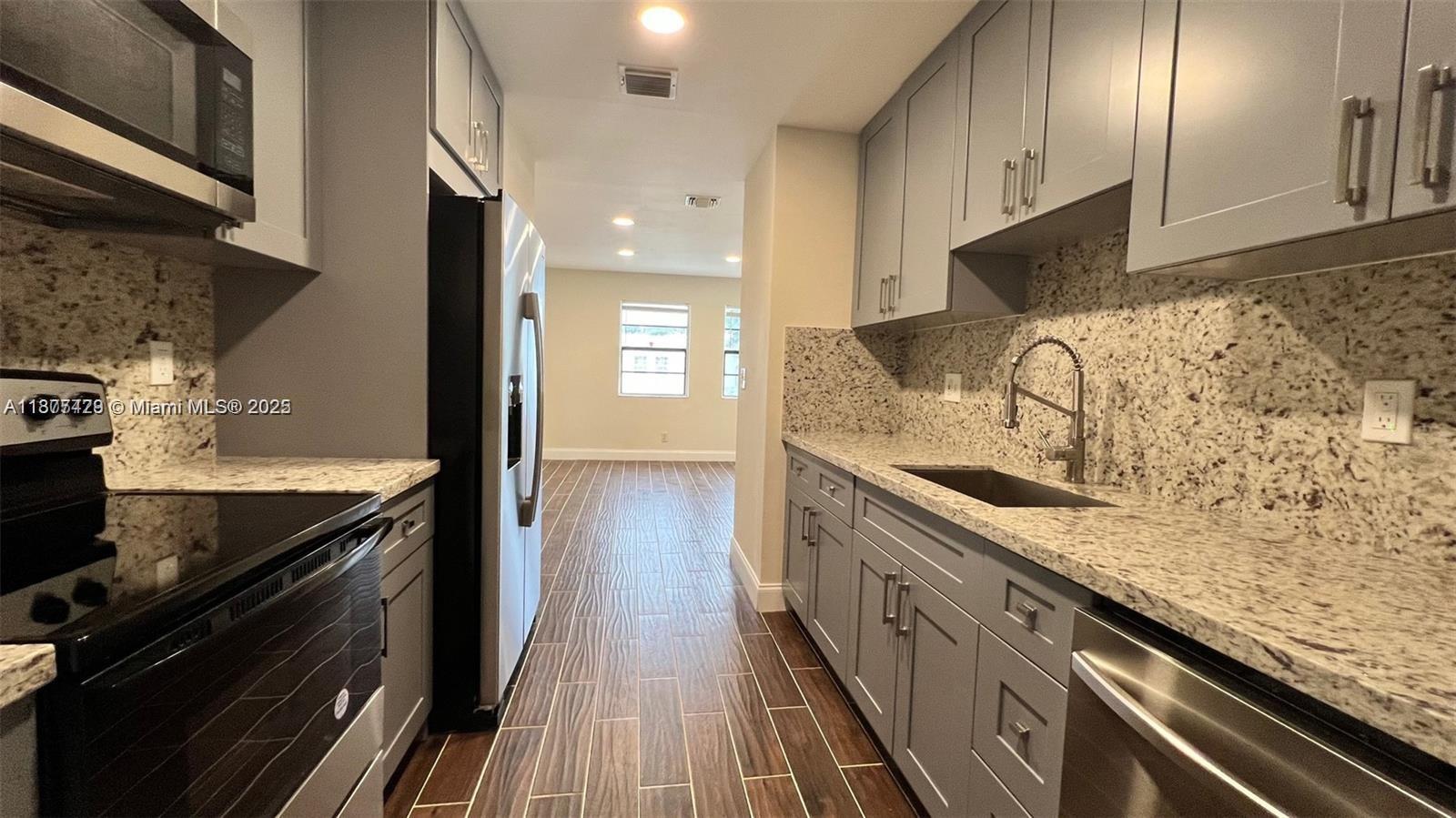 View photos, virtual tours, details... 2130 Funston St