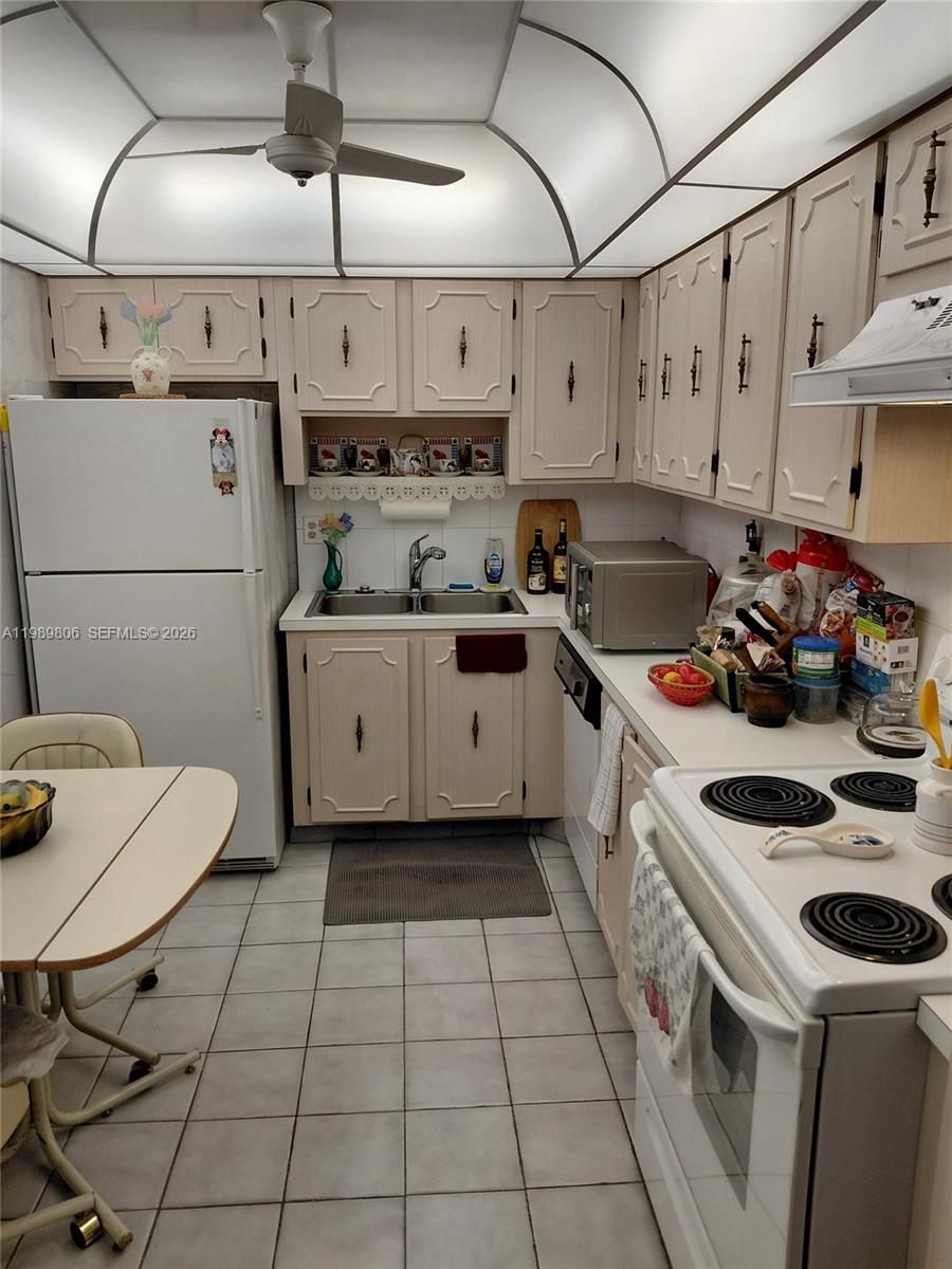 ASHLEIGH HOUSE CONDO - Residential