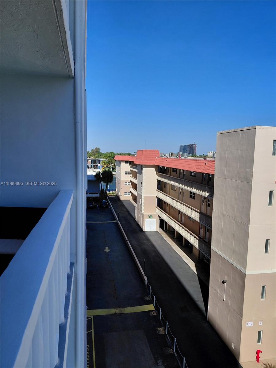 ASHLEIGH HOUSE CONDO - Residential