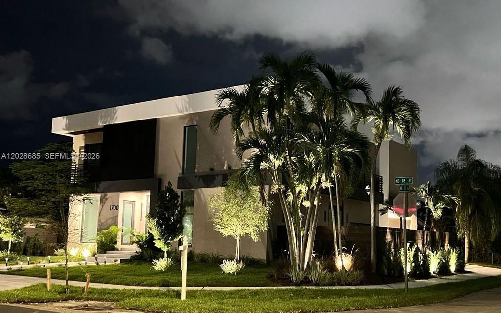 Photo of 1700 NE 18th St, Fort Lauderdale, FL 33305 (MLS # A12028685)