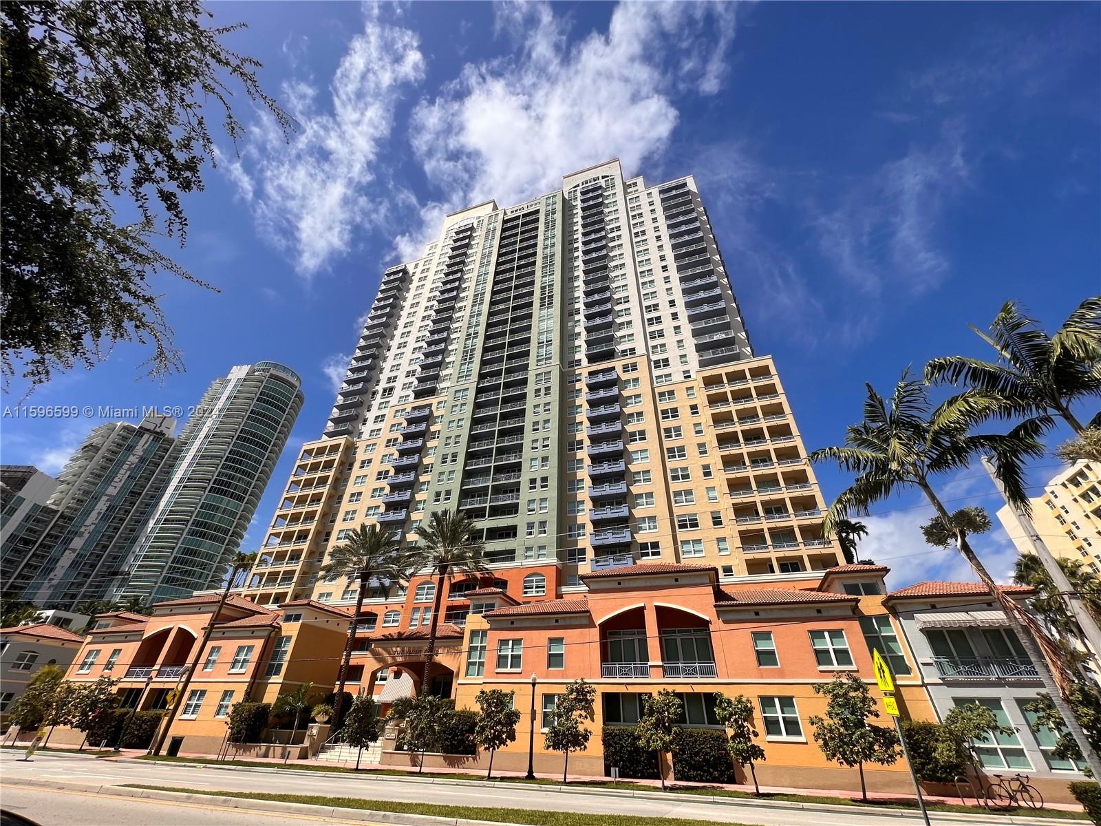 DIRECT OCEANFRONT! Best Location! Furnished. Stunning water views in South of 5th!. Spacious 2 bedroom unit, 2 baths, assigned covered parking space, pool, gym, tennis court, b.b.q. area. Next to Monty's, Texas of Brazil, Smith and Wollensky and more. For a luxurious lifestyle You deserve it.