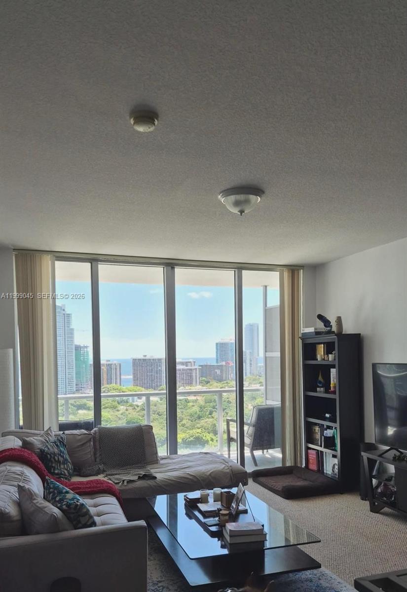 79 SW 12th St 2702-S