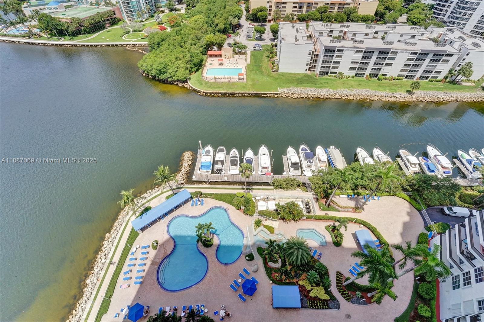 MYSTIC POINTE TOWER 500 C - Residential