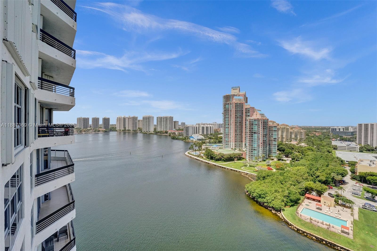 MYSTIC POINTE TOWER 500 C - Residential