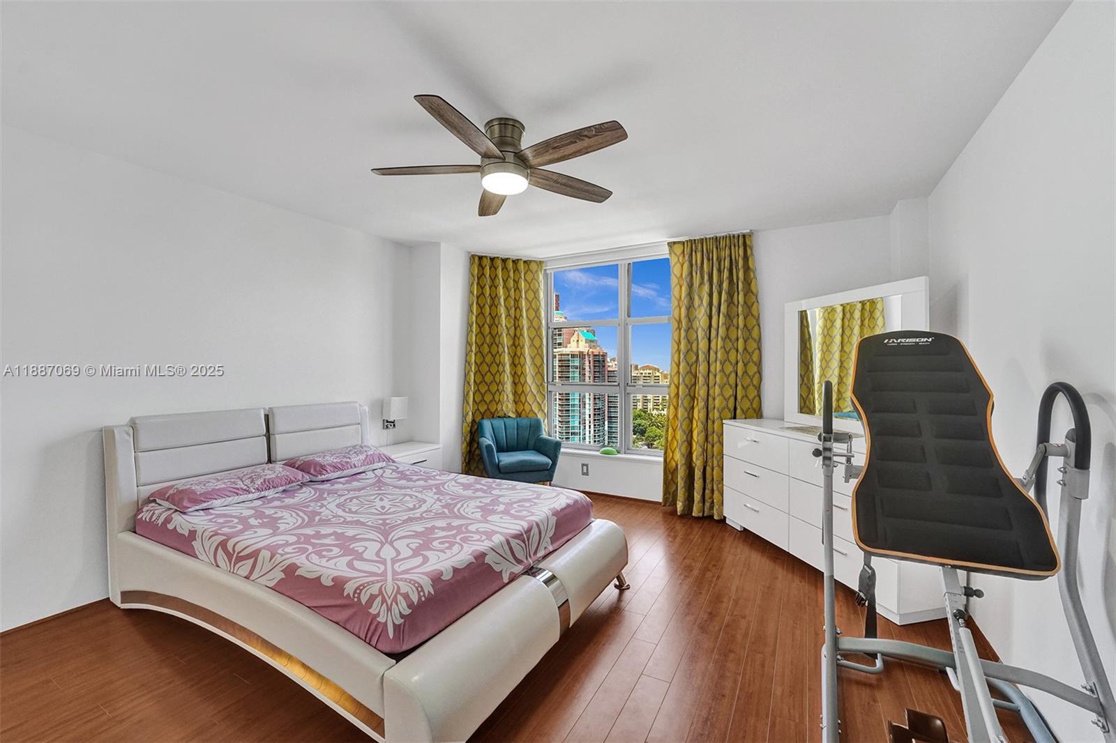 MYSTIC POINTE TOWER 500 C - Residential