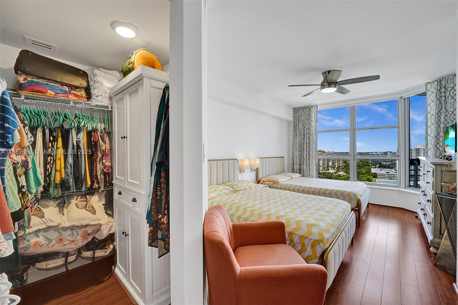 MYSTIC POINTE TOWER 500 C - Residential