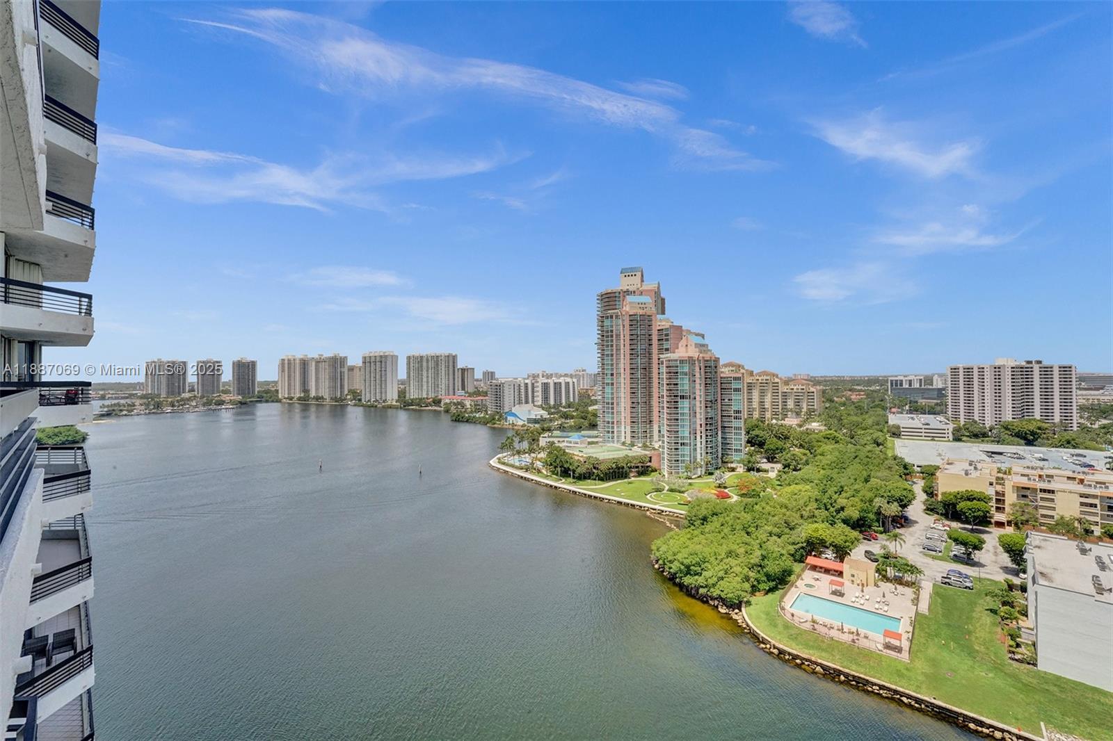 MYSTIC POINTE TOWER 500 C - Residential