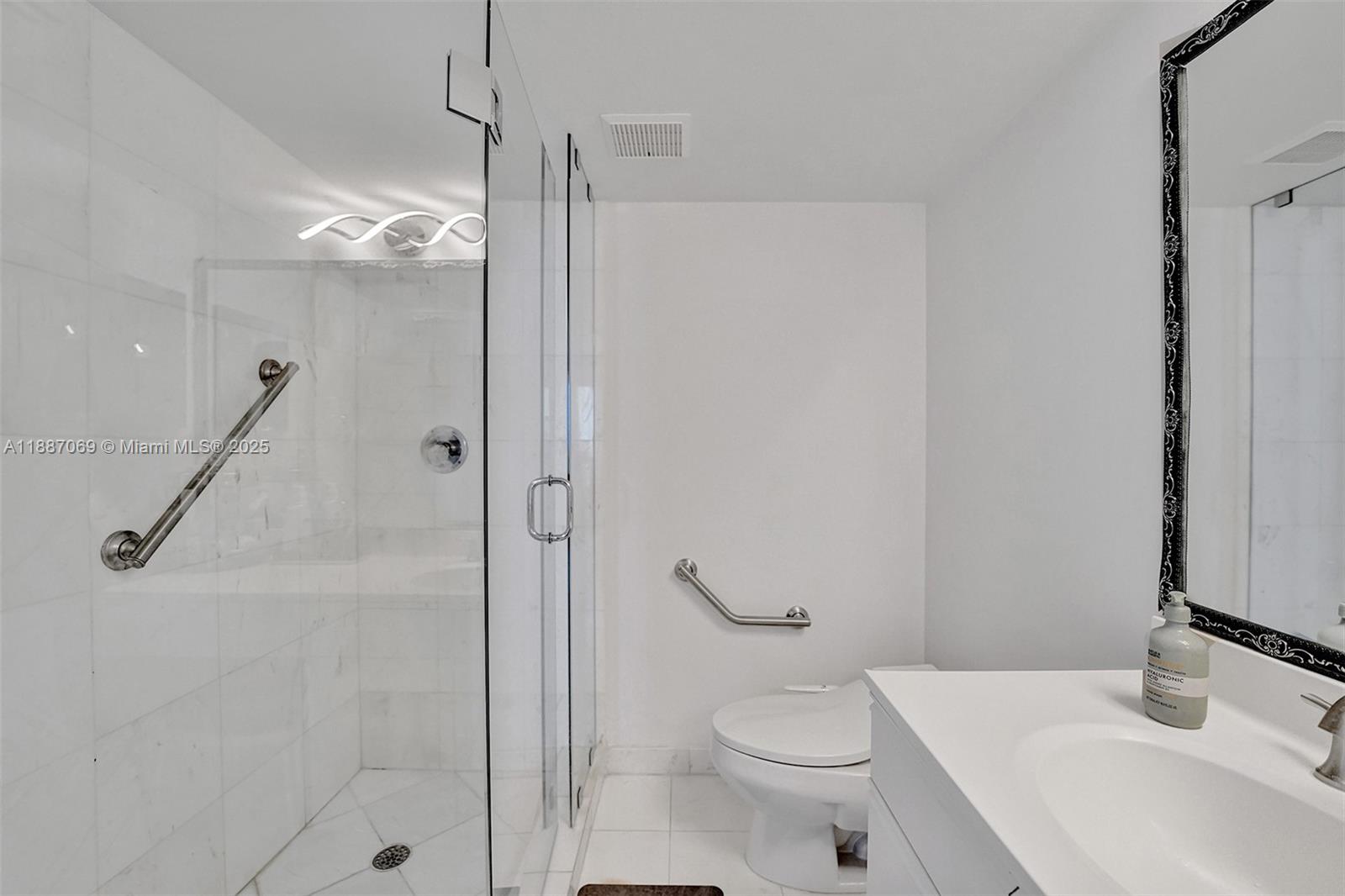 MYSTIC POINTE TOWER 500 C - Residential
