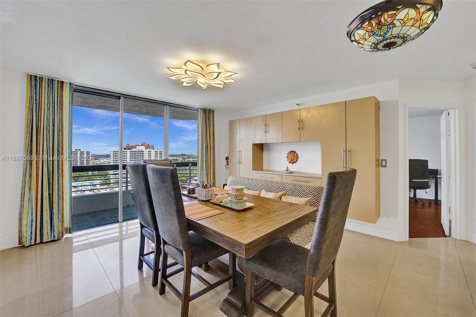 MYSTIC POINTE TOWER 500 C - Residential