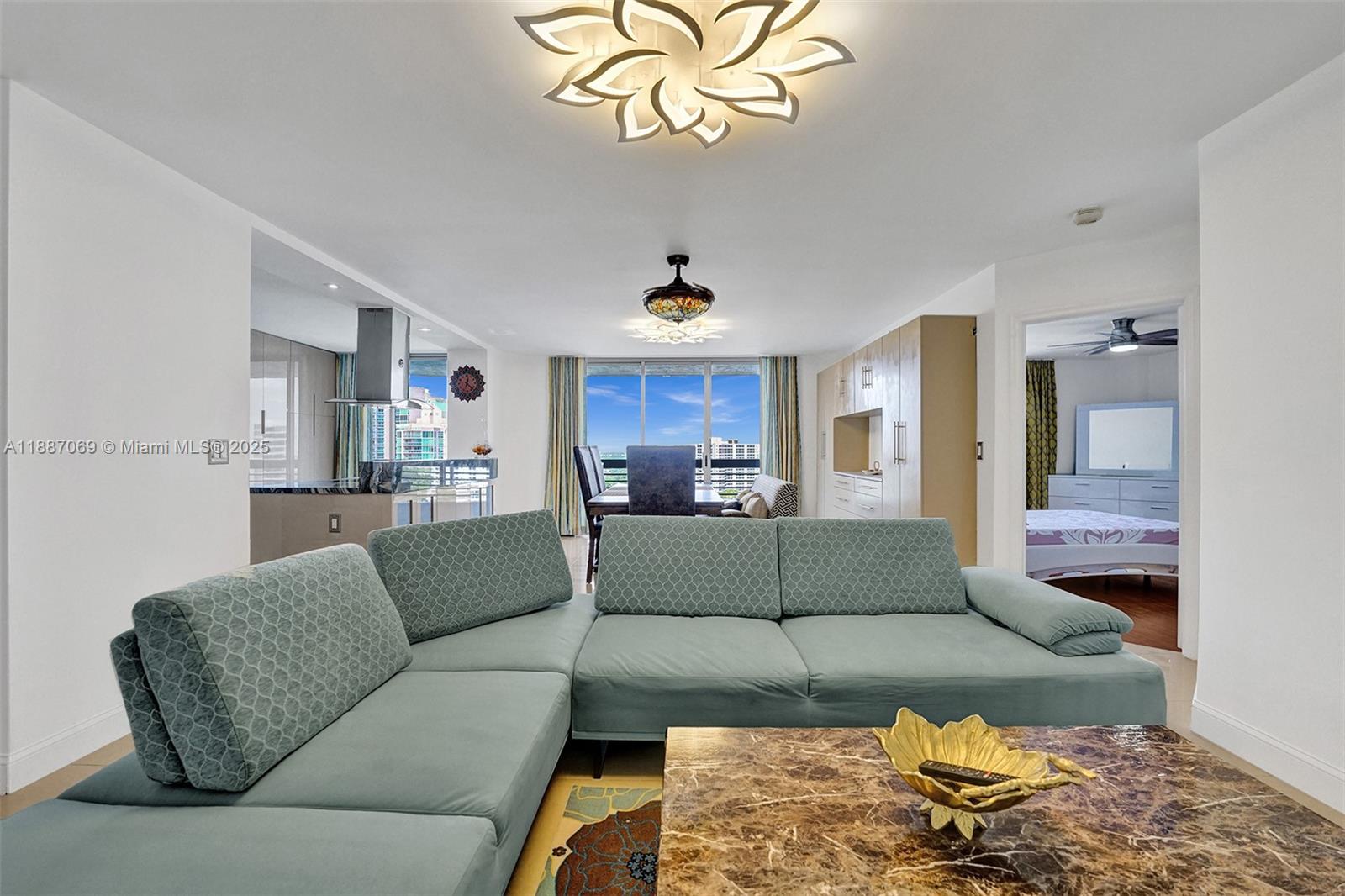 MYSTIC POINTE TOWER 500 C - Residential