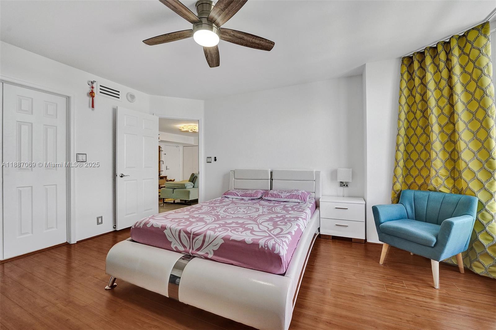 MYSTIC POINTE TOWER 500 C - Residential