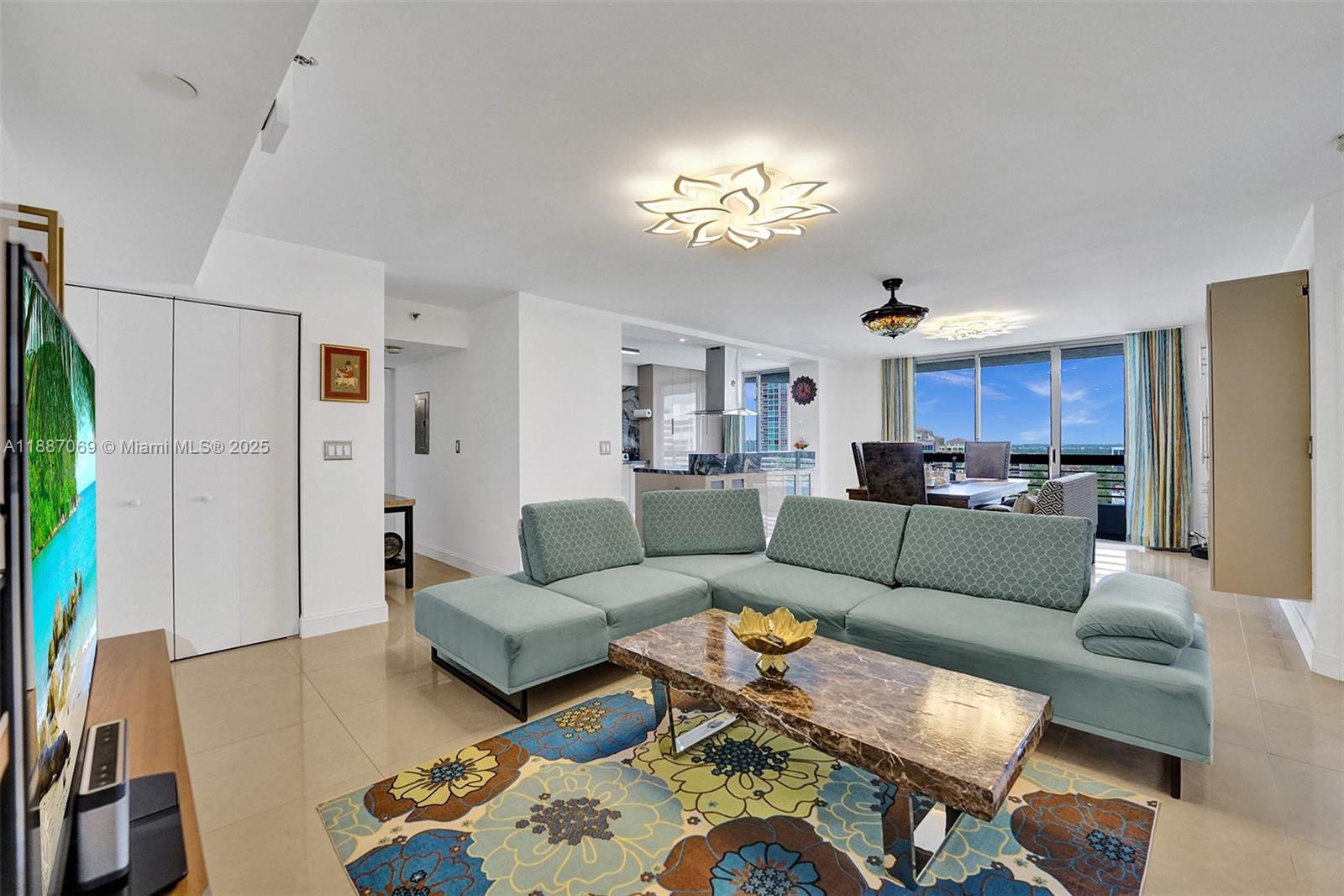 MYSTIC POINTE TOWER 500 C - Residential