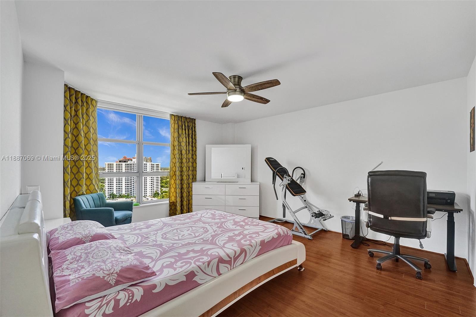 MYSTIC POINTE TOWER 500 C - Residential