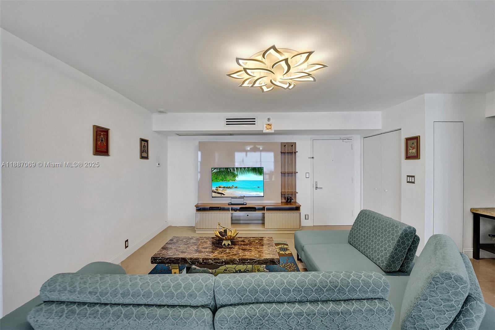 MYSTIC POINTE TOWER 500 C - Residential