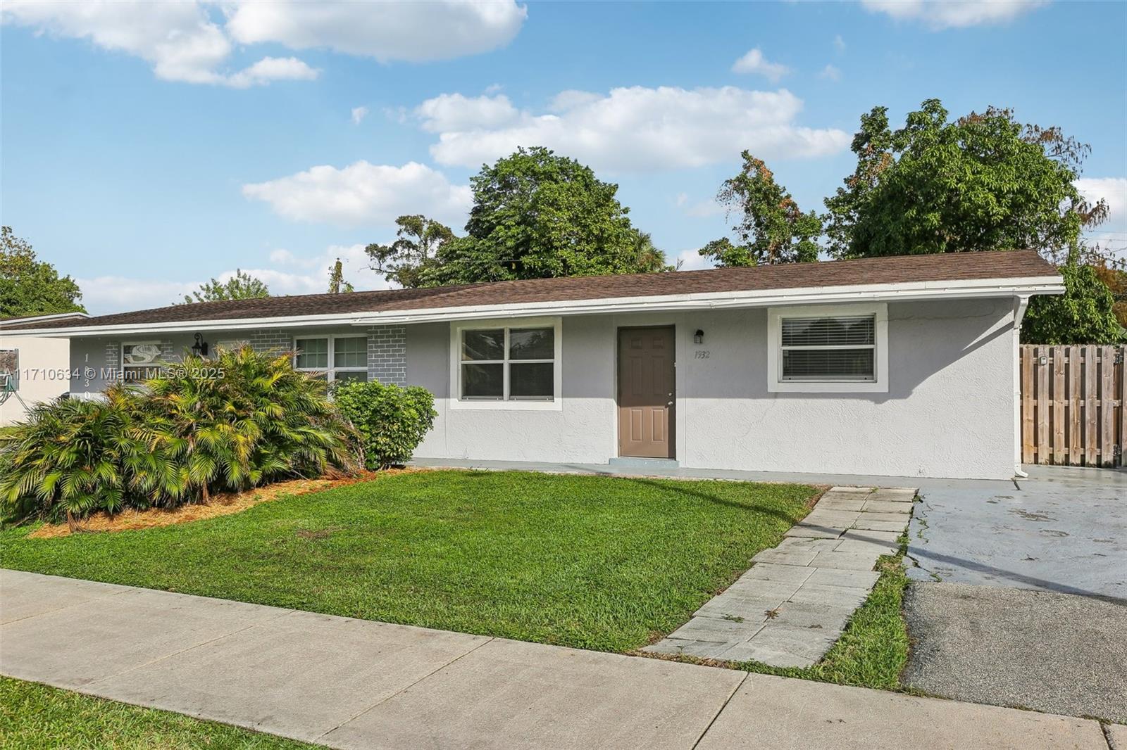 1932 SW 69th Ave