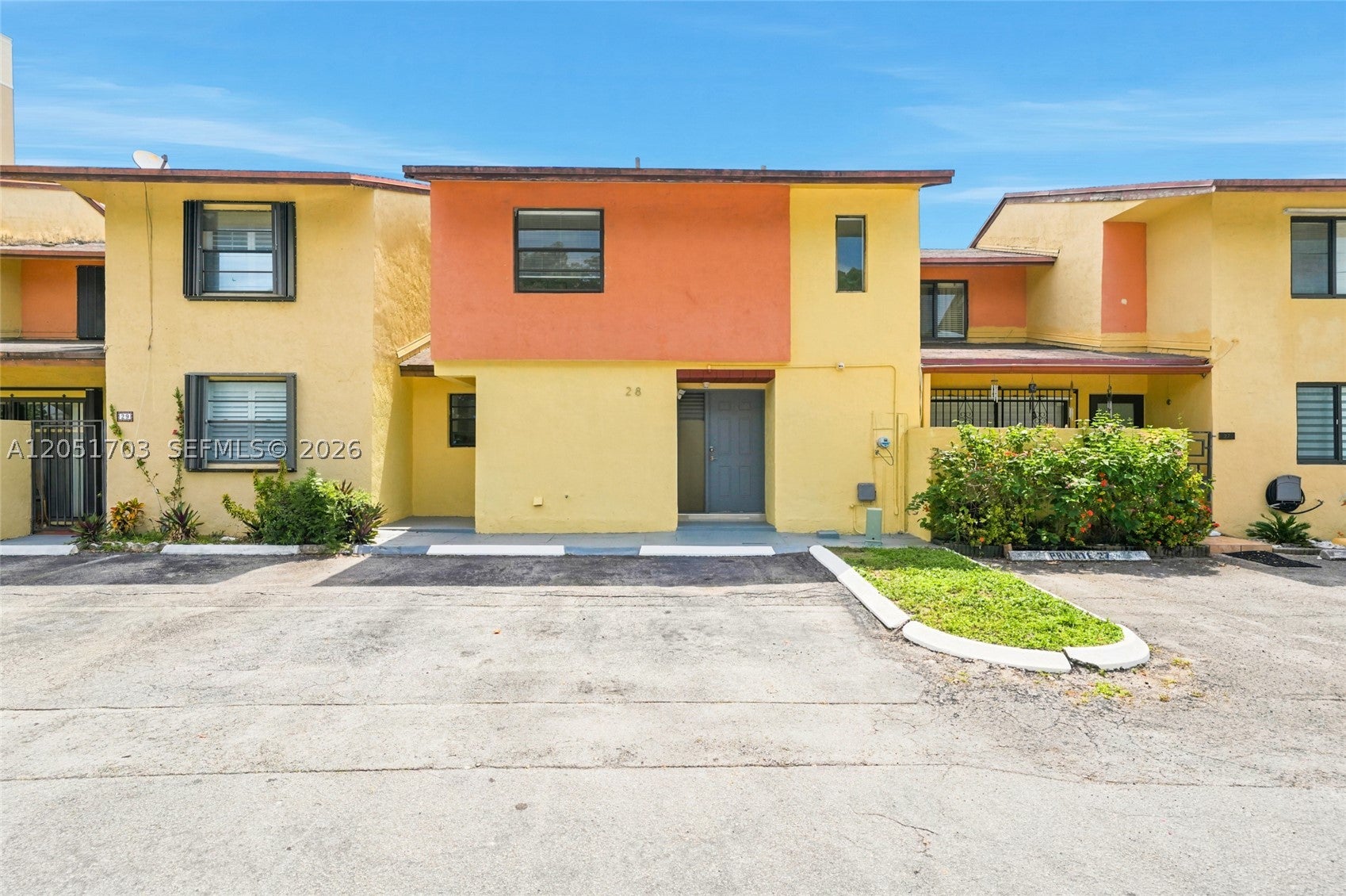 9674 Fontainebleau Blvd 28, Miami FL 33172