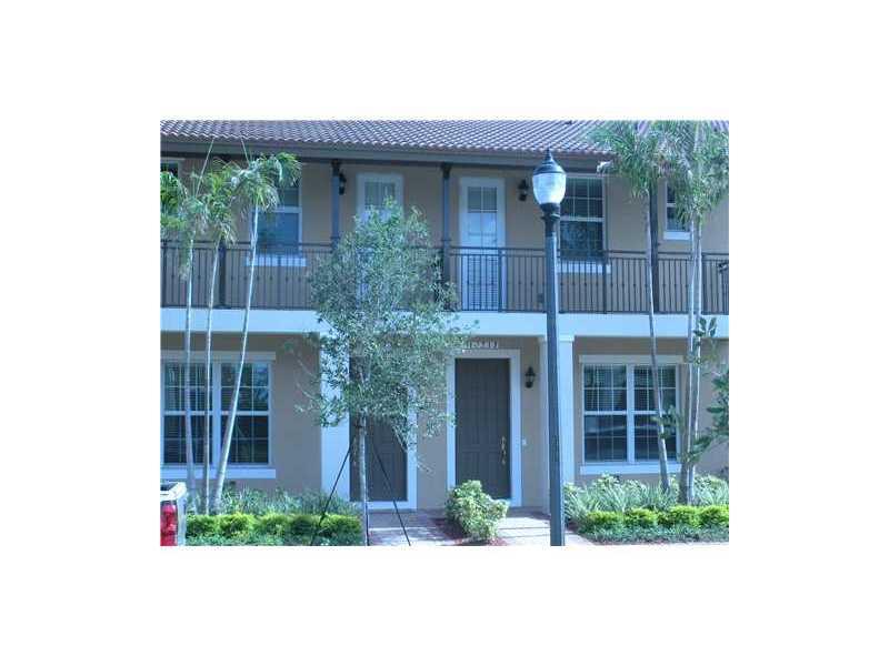 Beautiful 2/2.5 unit in the spectacular Cobblestone community west of Pembroke Pines. Guarded and gated 24 hours a day with all the amenities. A+ schools near the area with great shopping centers, 5 minutes away from Pembroke Garden Mall and Major Hig hways. Tenant occupied. Call now and rent or sell it!