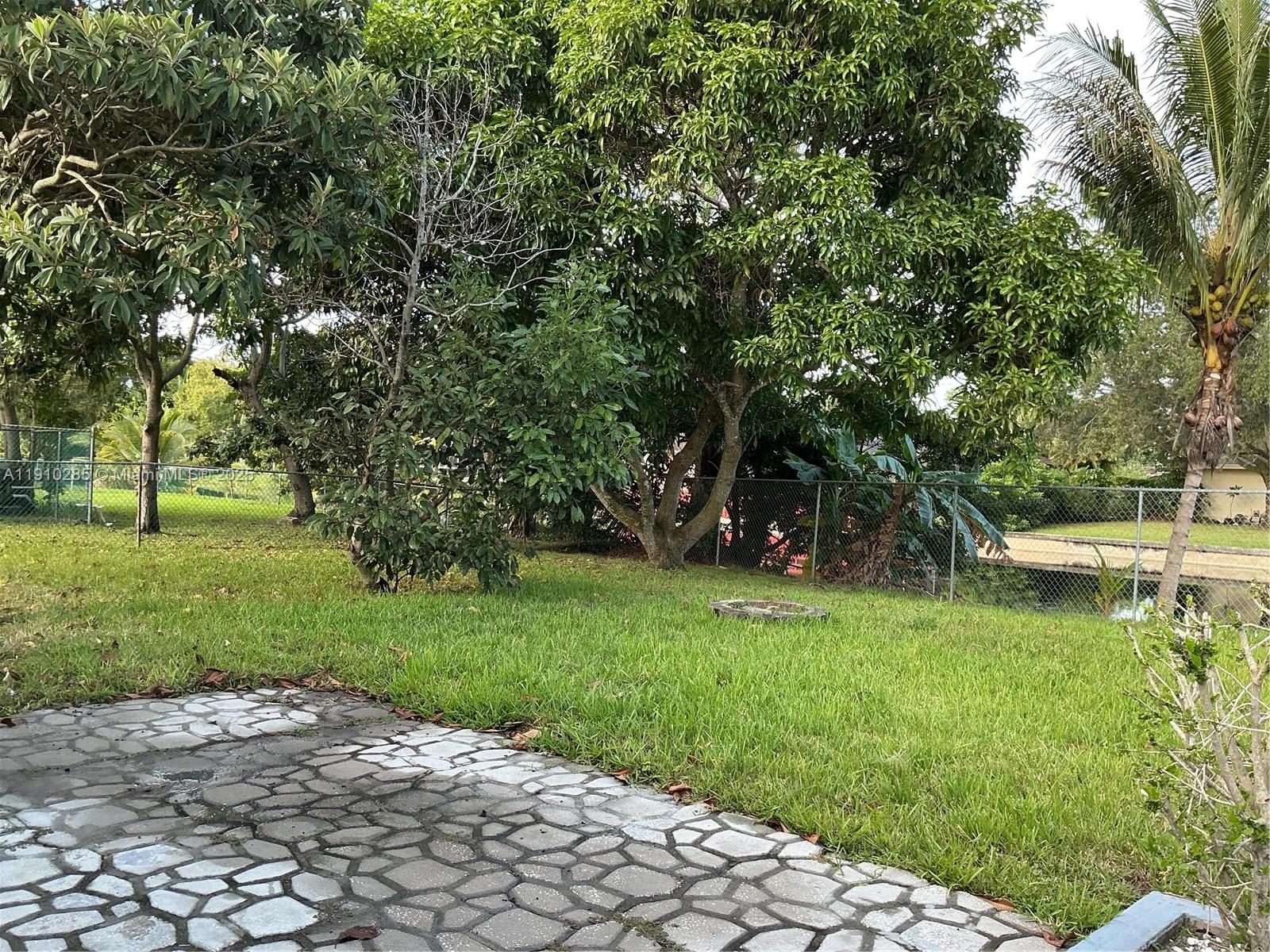 PLANTATION ESTATES SECTIO - Residential Lease