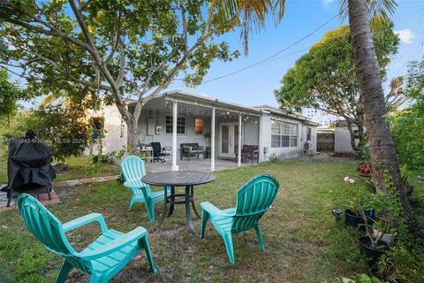 A home in Lauderdale Lakes