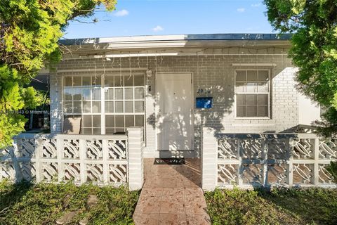 A home in Lauderdale Lakes