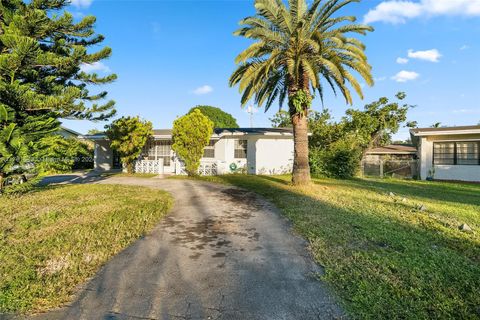 A home in Lauderdale Lakes