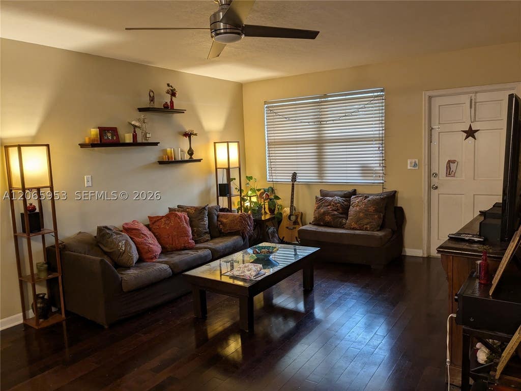 Photo of 1905 N 47th Ave, Hollywood, FL 33021 (MLS # A12065953)