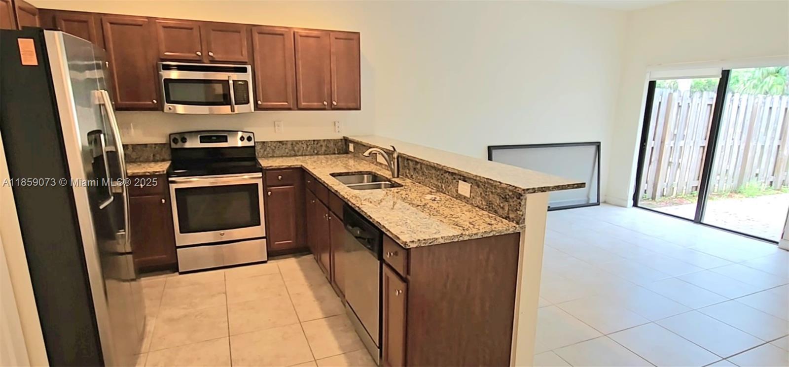15075 SW 113th Ter 15075