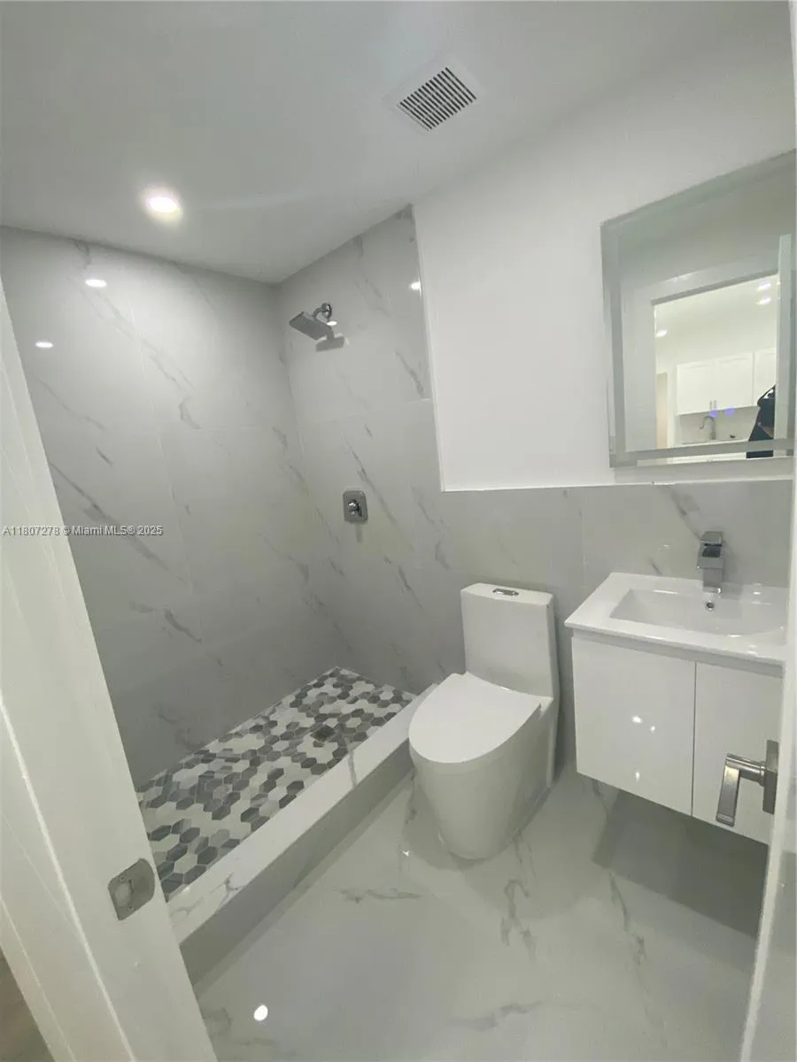 Miami, Florida 33127, United States, 2 Bedrooms Bedrooms, ,1 BathroomBathrooms,Residential,Active,136843