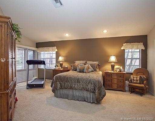 EMBASSY LAKES - Residential Lease