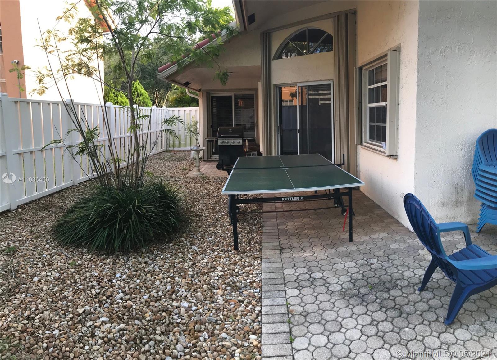 EMBASSY LAKES - Residential Lease