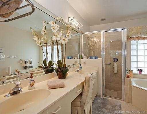 EMBASSY LAKES - Residential Lease