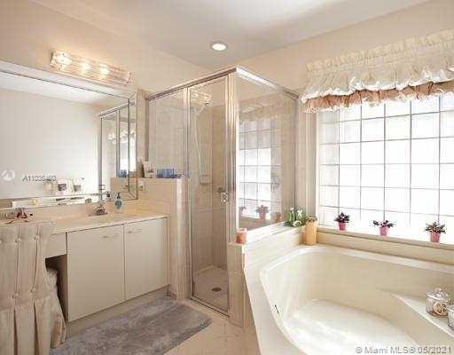 EMBASSY LAKES - Residential Lease