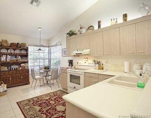 EMBASSY LAKES - Residential Lease