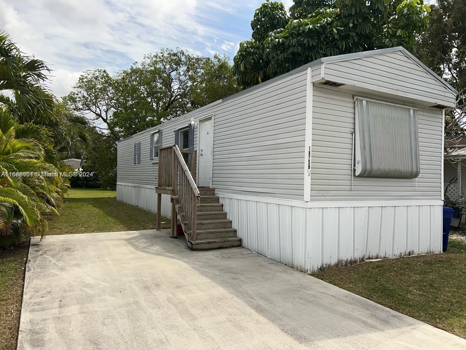 View Florida City, FL 33034 mobile home