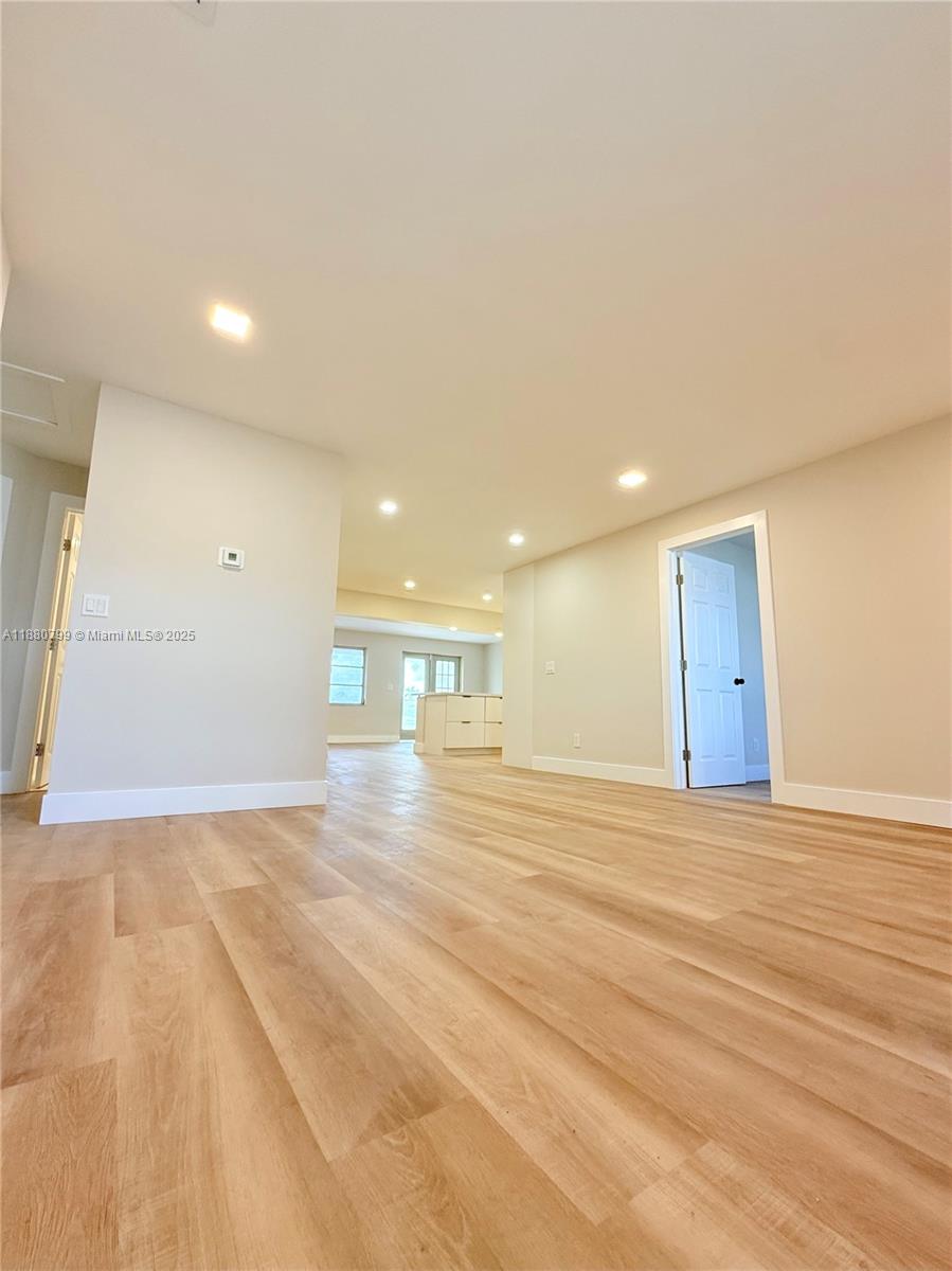 RAINBOW LAKES - Residential