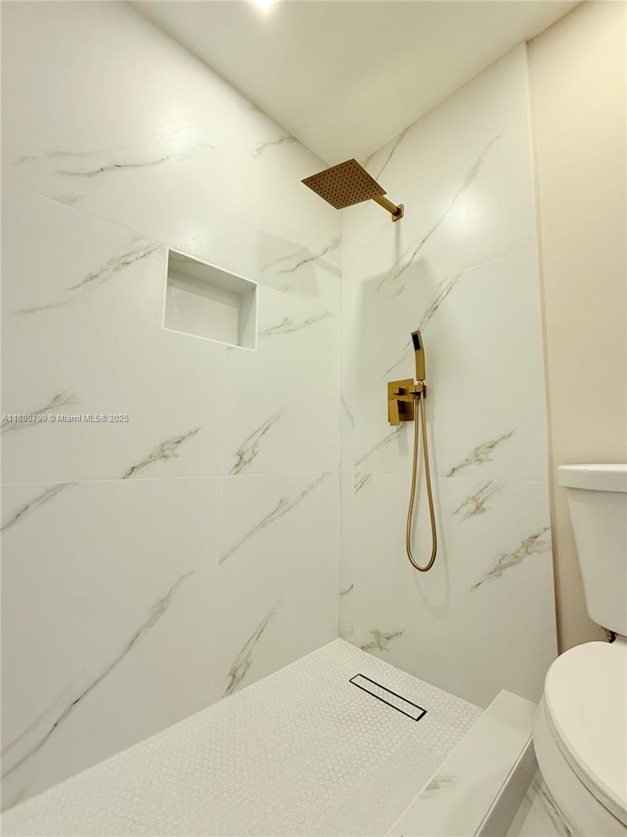 RAINBOW LAKES - Residential