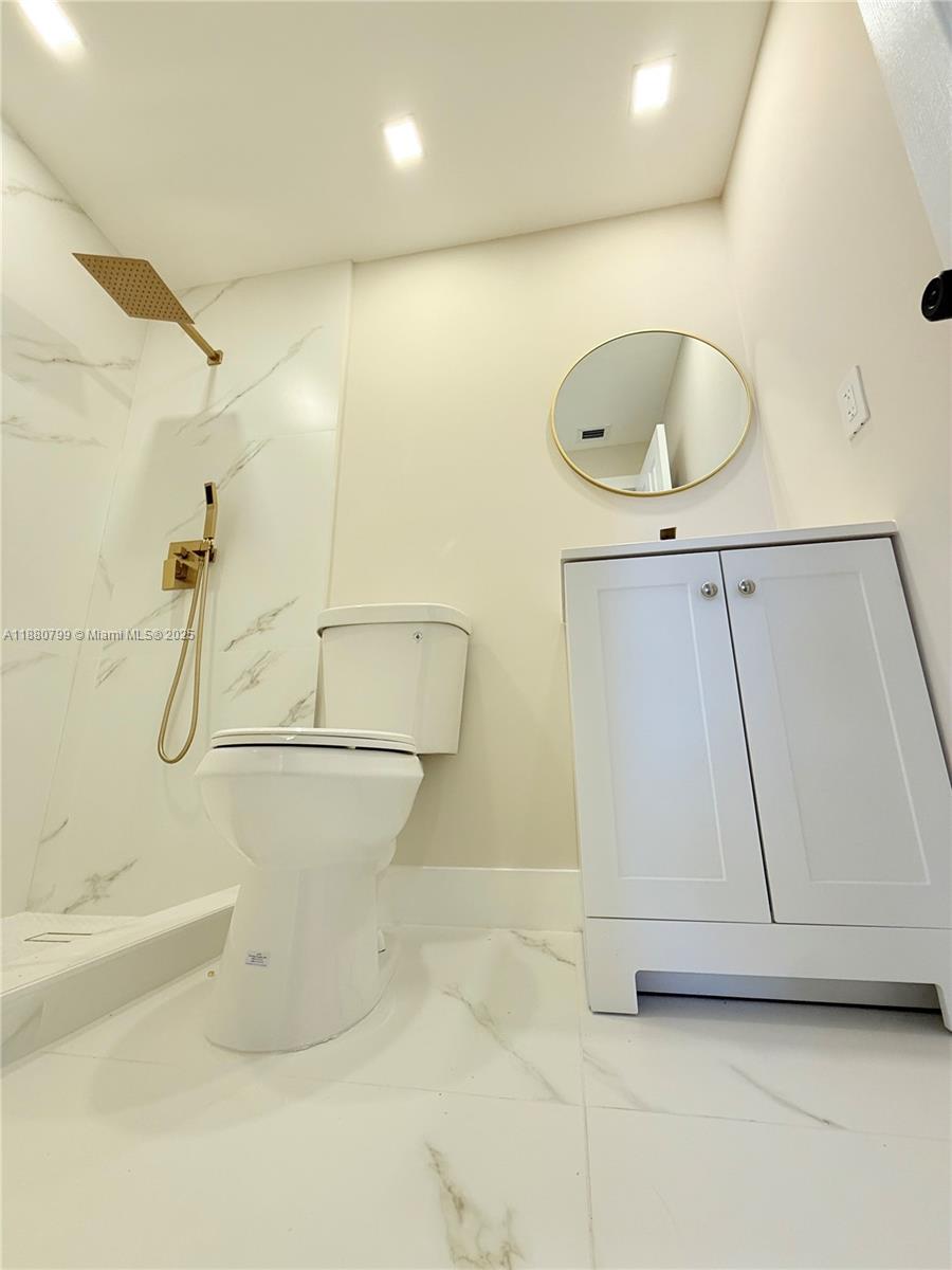 RAINBOW LAKES - Residential