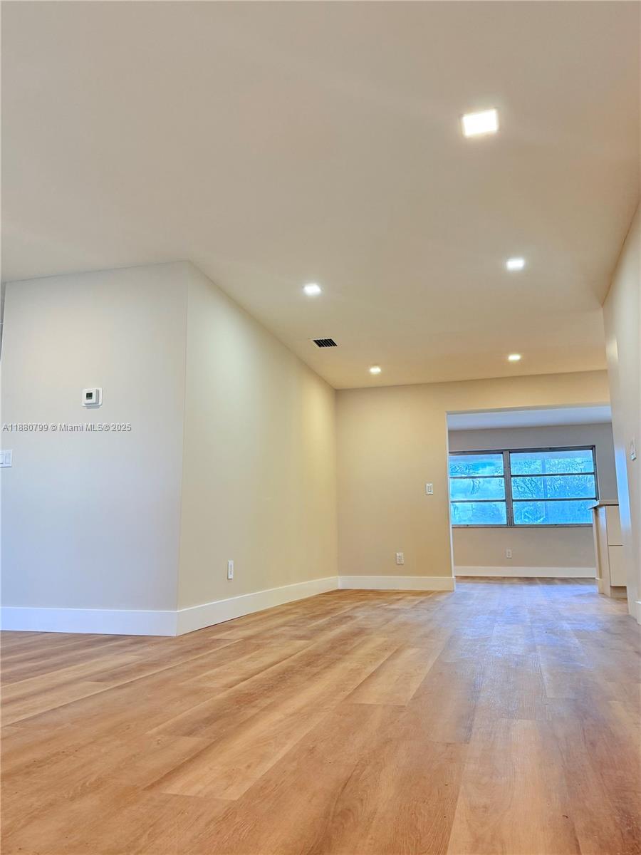 RAINBOW LAKES - Residential