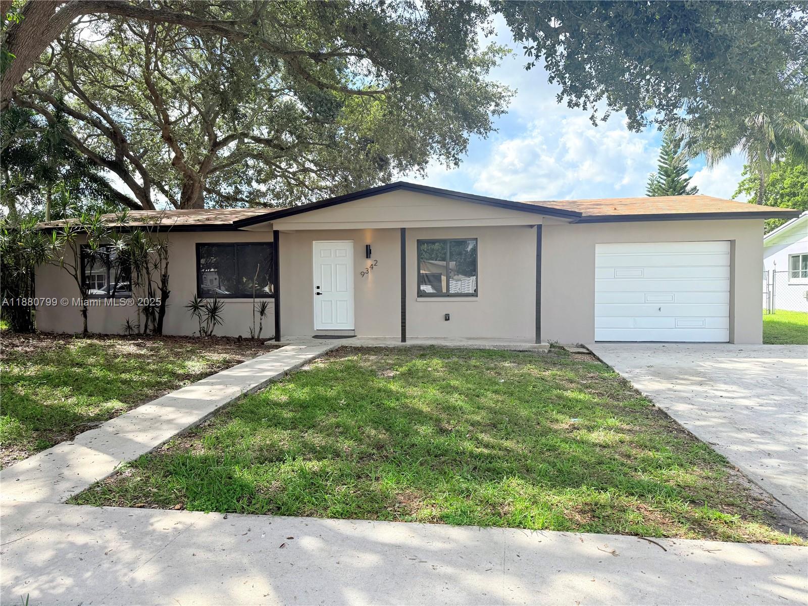 RAINBOW LAKES - Residential