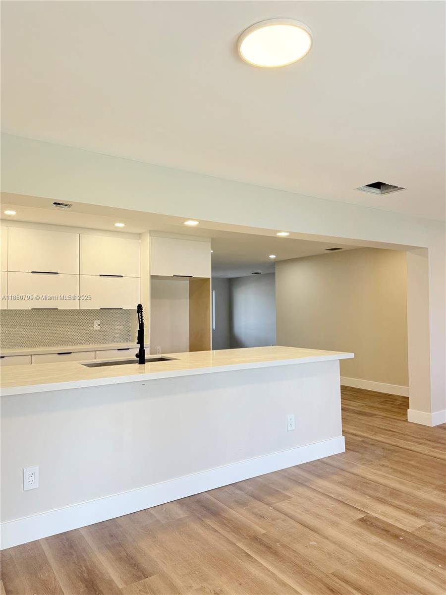 RAINBOW LAKES - Residential